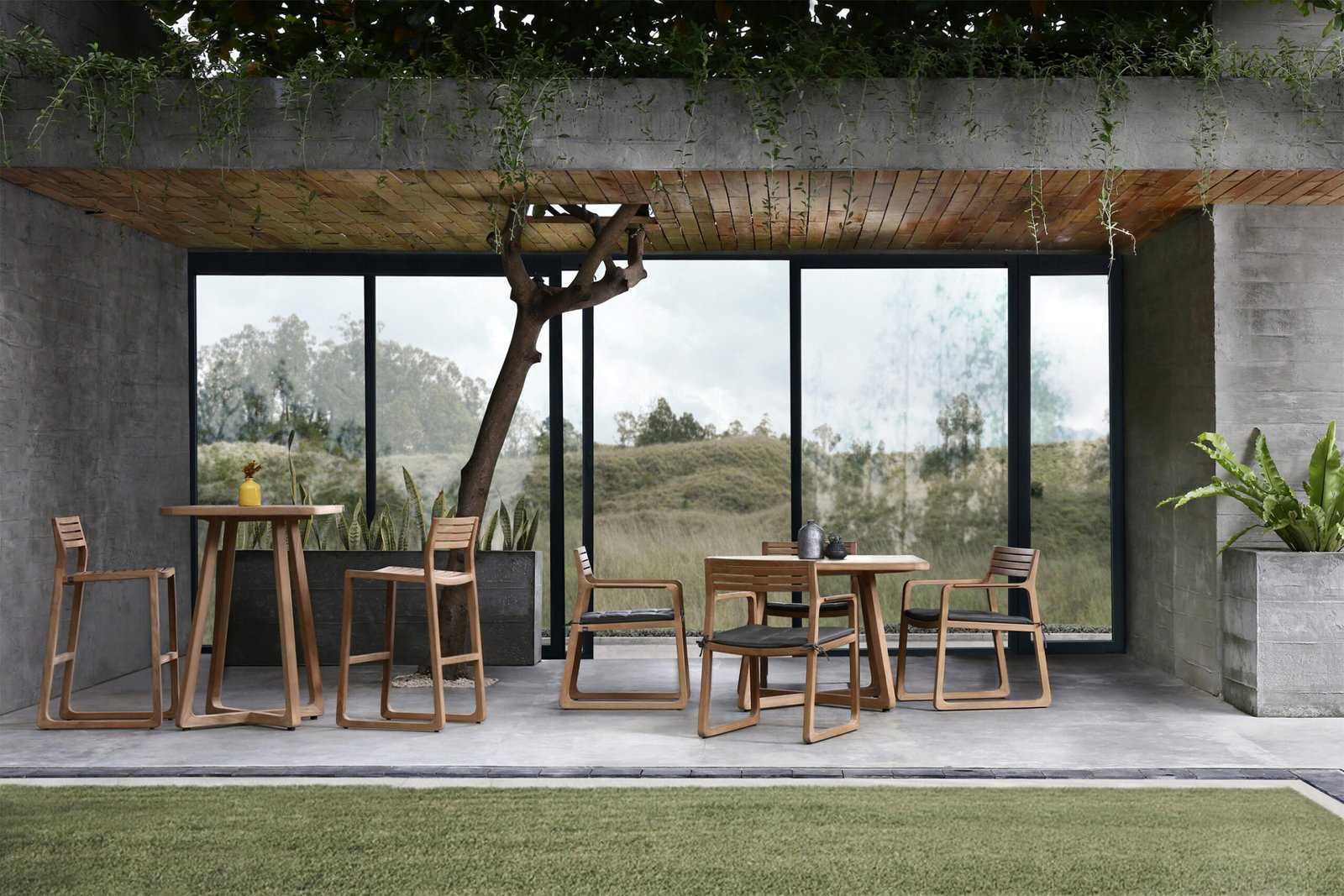 estate dining bar scaled