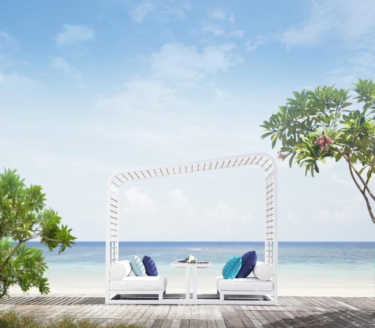 mamagreen sombrero lounge booth 3